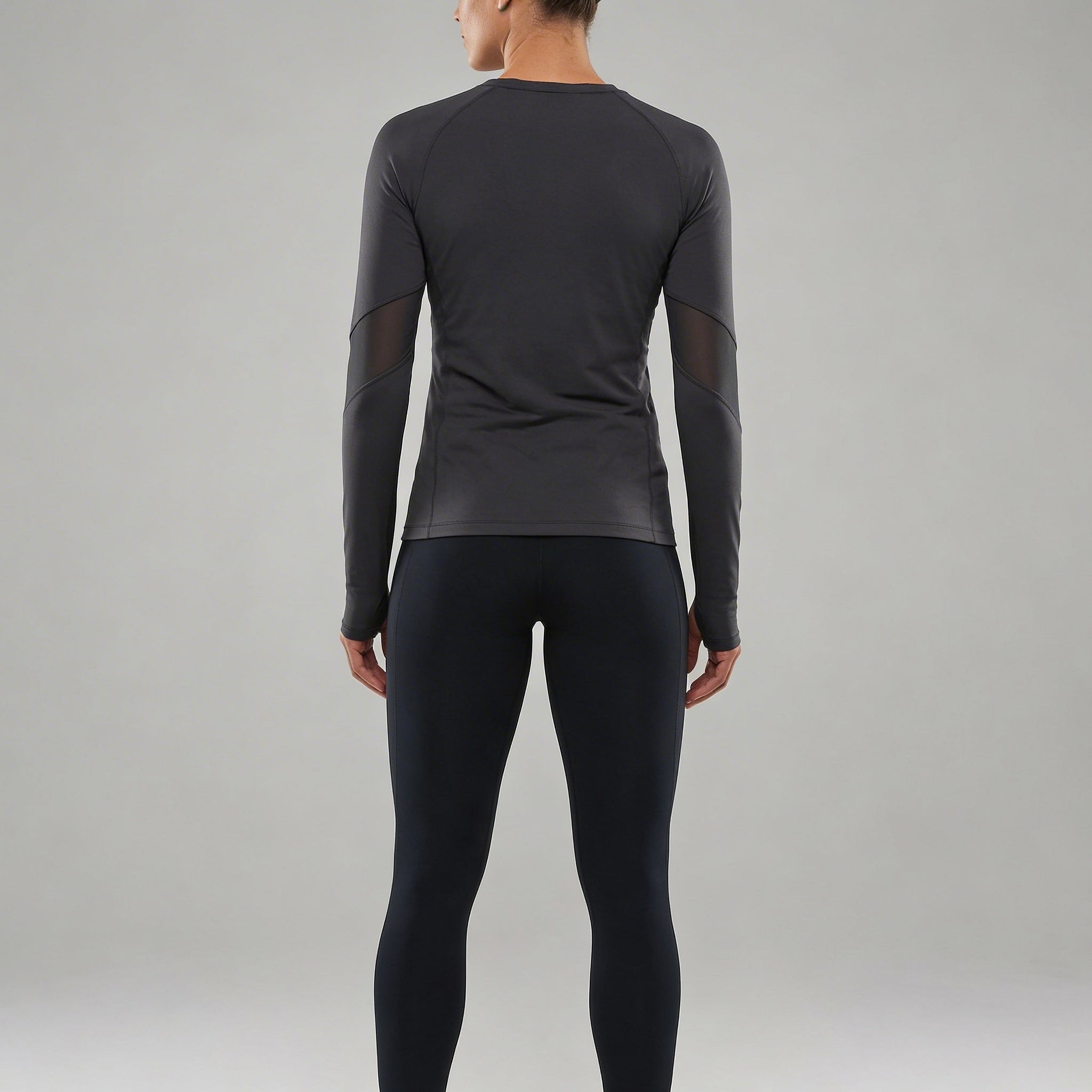 Sportovní top s dlouhým rukávem a otvory na palce