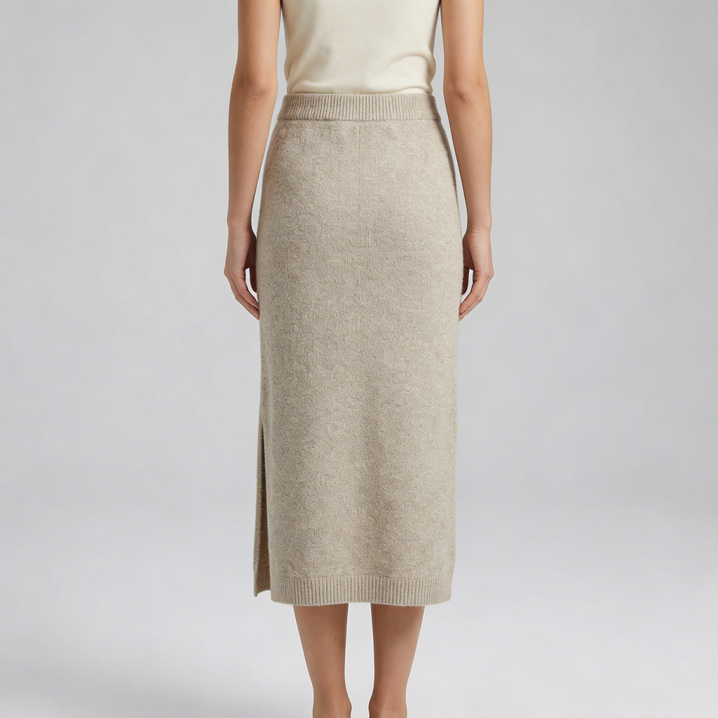 Pletená midi sukně s rozparkem