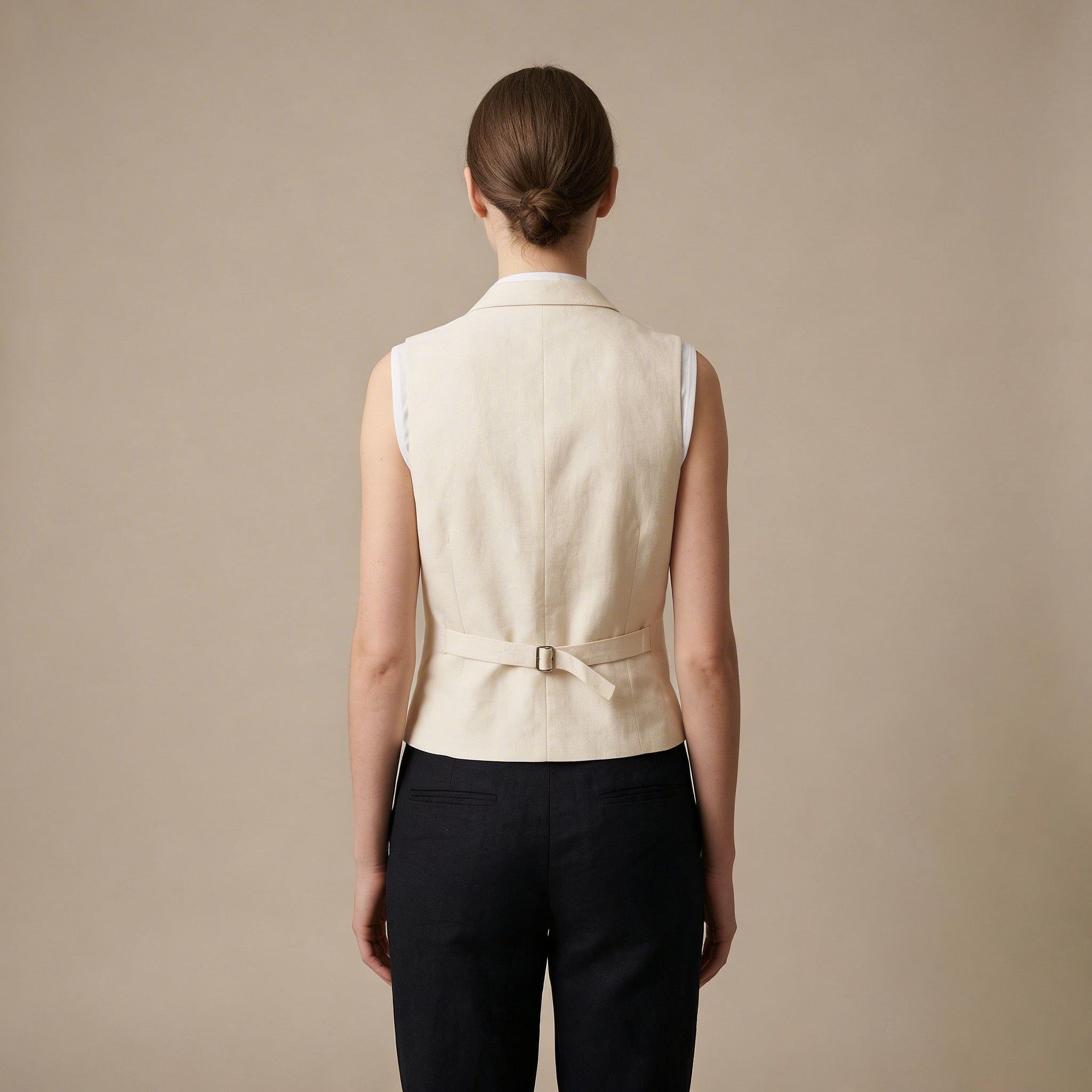 Vesta v pánském stylu s nastavitelným páskem